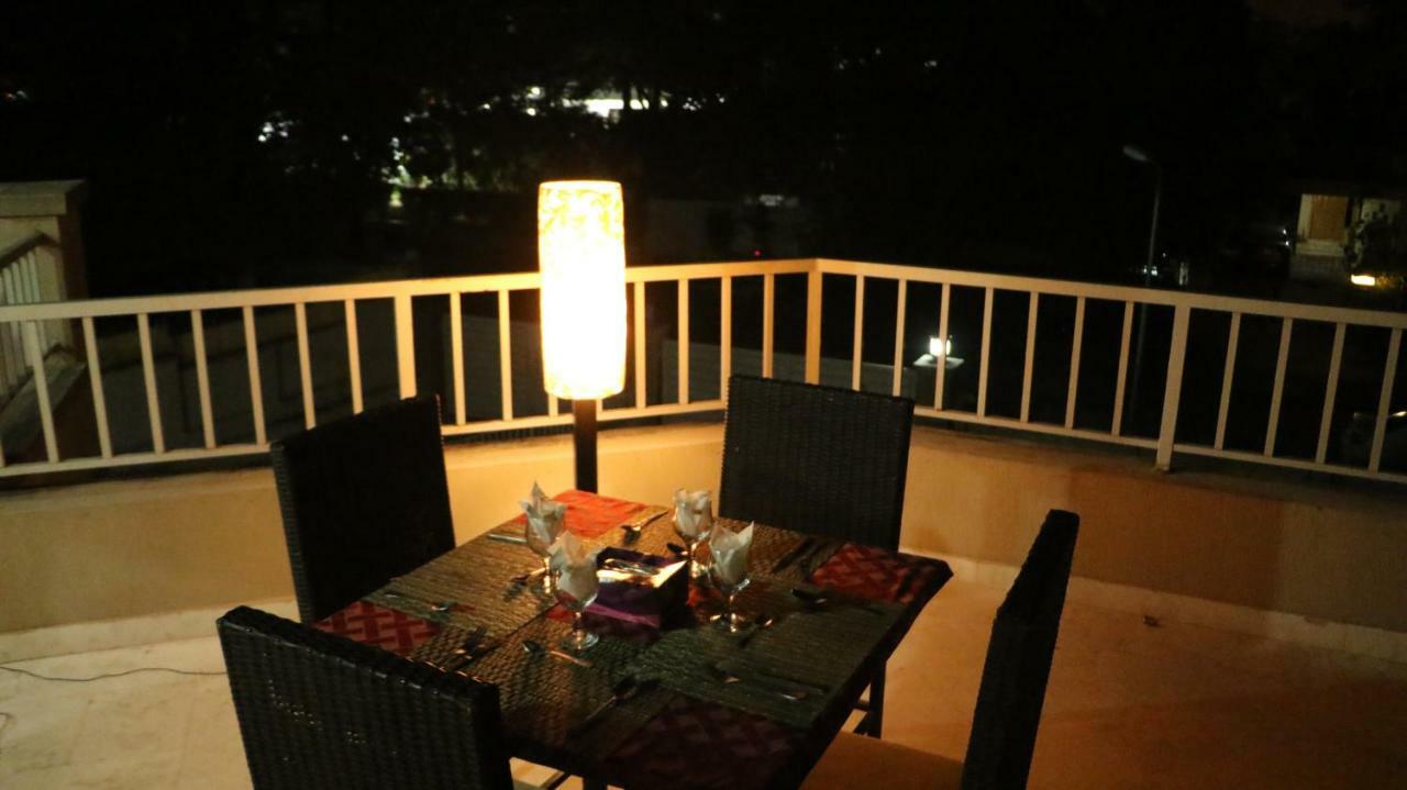 The Royal Manor Acomodação com café da manhã Islamabad Exterior foto