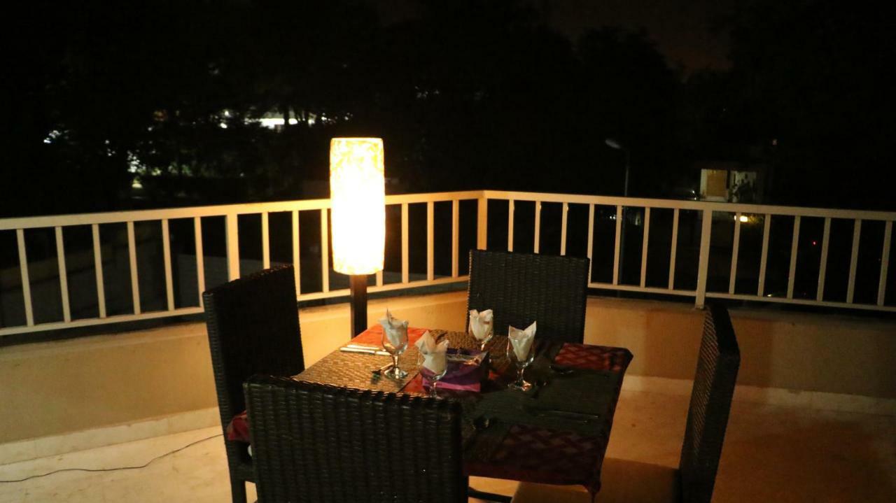 The Royal Manor Acomodação com café da manhã Islamabad Exterior foto
